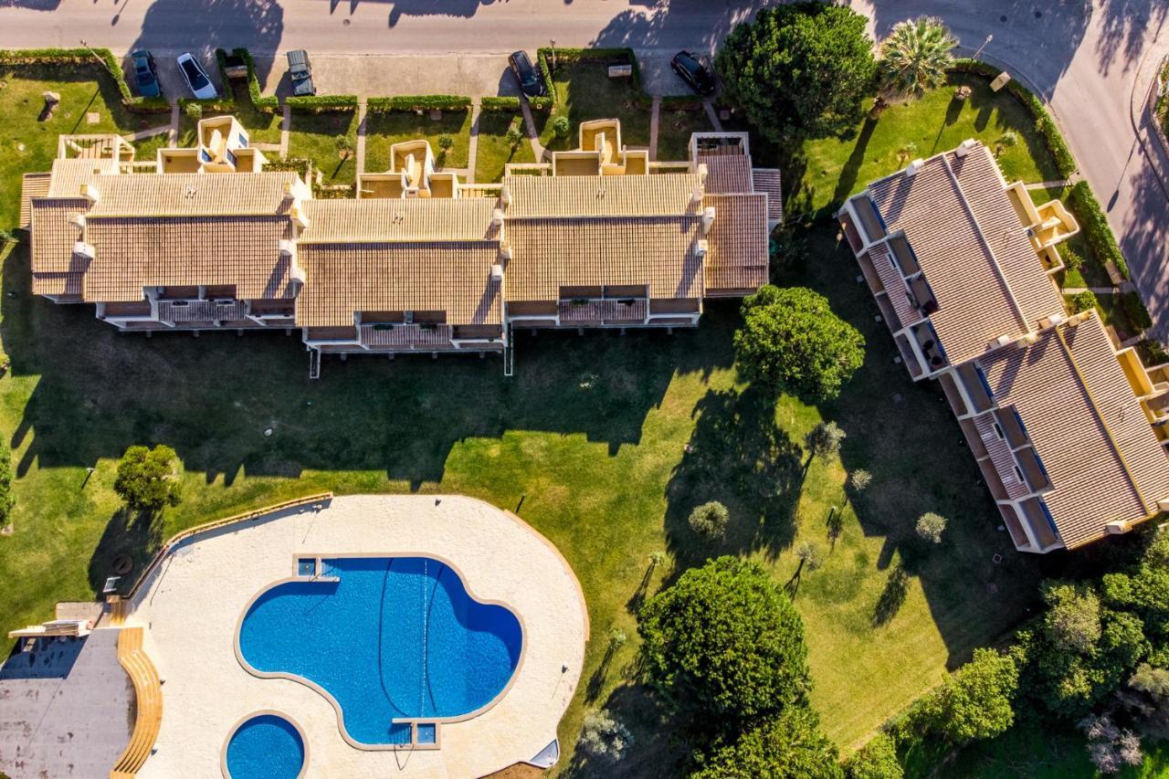 Paraiso de Alvor: Poolside Retreat Near Beach and Village Exterior photo