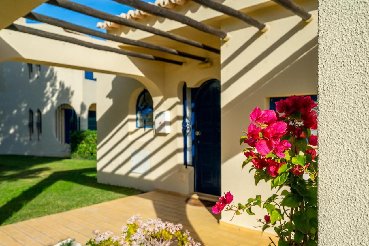 Paraiso de Alvor: Poolside Retreat Near Beach and Village Exterior photo