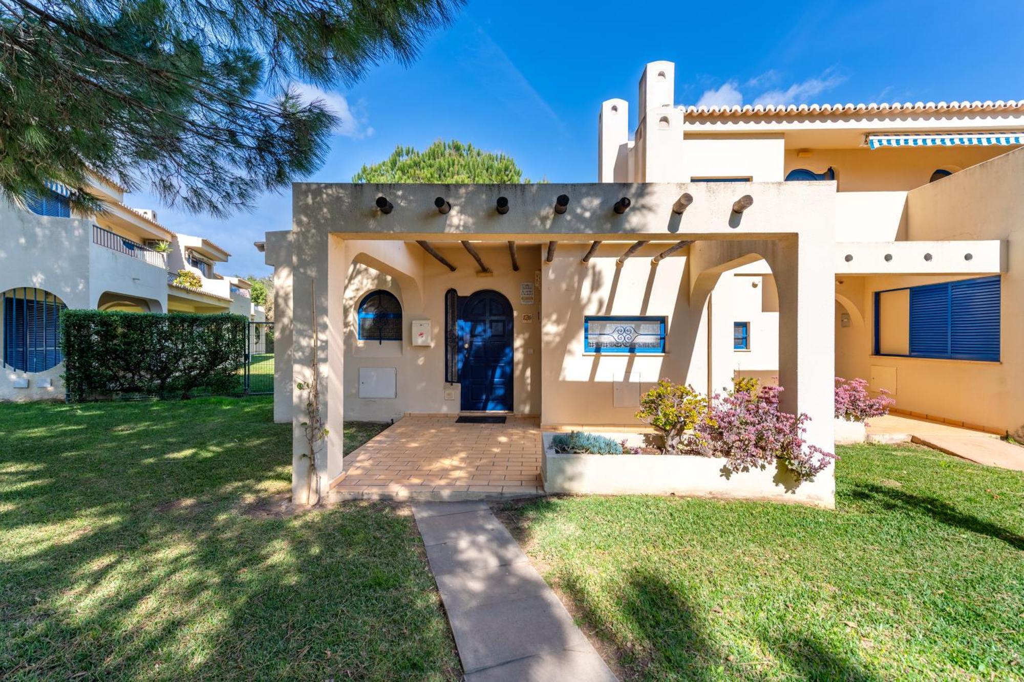 Paraiso de Alvor: Poolside Retreat Near Beach and Village Exterior photo