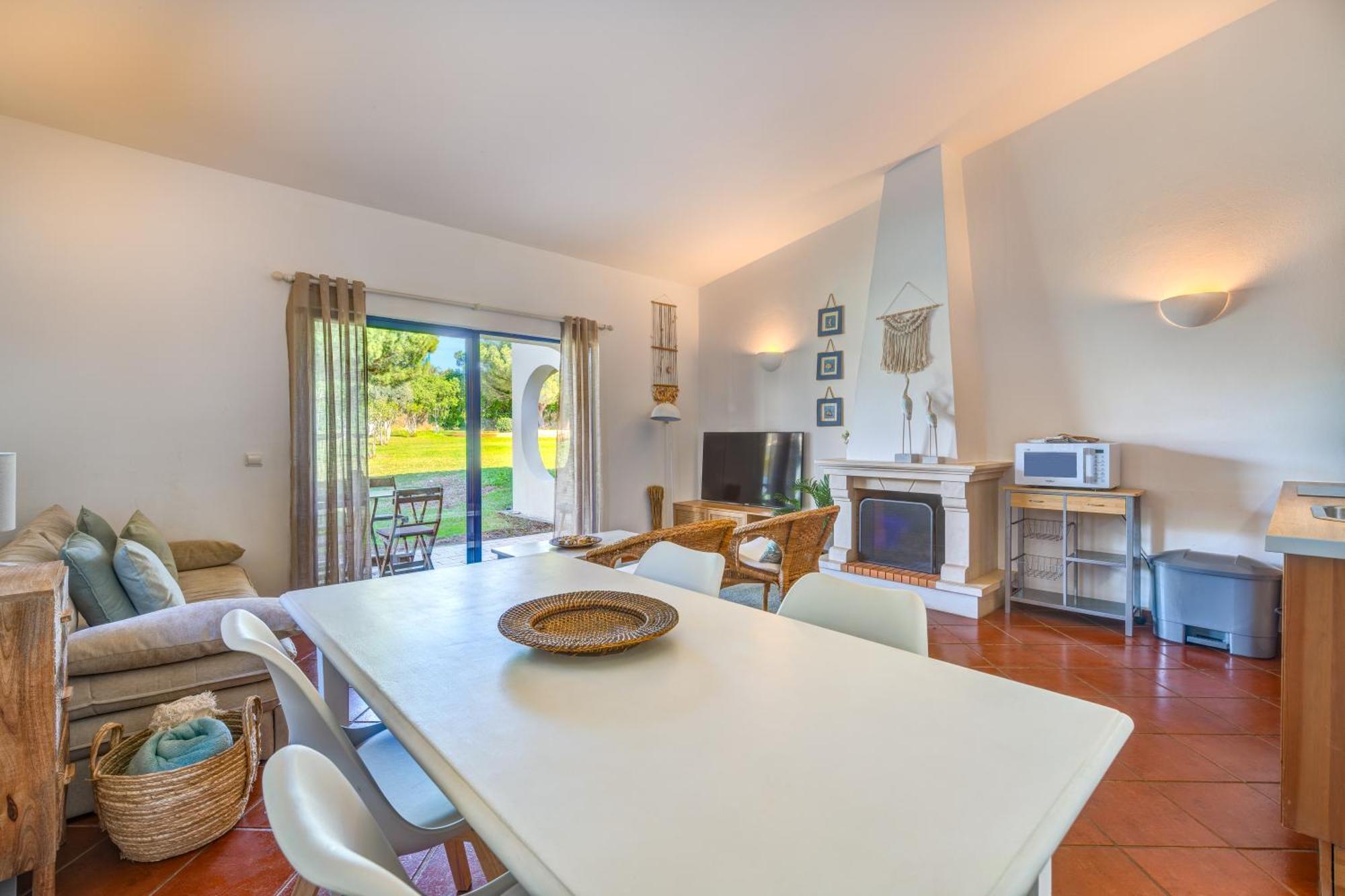 Paraiso de Alvor: Poolside Retreat Near Beach and Village Exterior photo